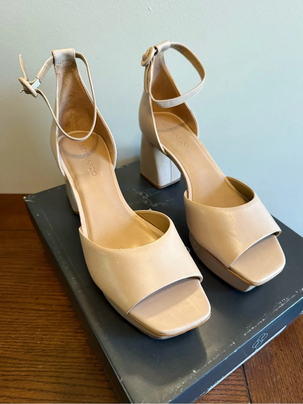 Bernardo Raleigh Women’s Nude Platform Block Heel Sandals with Ankle Strap NEW